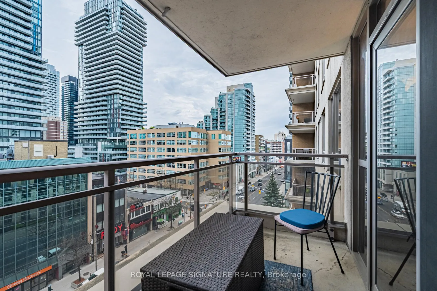 Photo 27 of Unit 813, 123 Eglinton Avenue E, Toronto, Mount Pleasant West — HOMEH