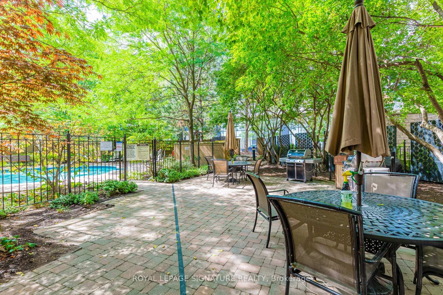 Photo 32 of Unit 813, 123 Eglinton Avenue E, Toronto, Mount Pleasant West — HOMEH