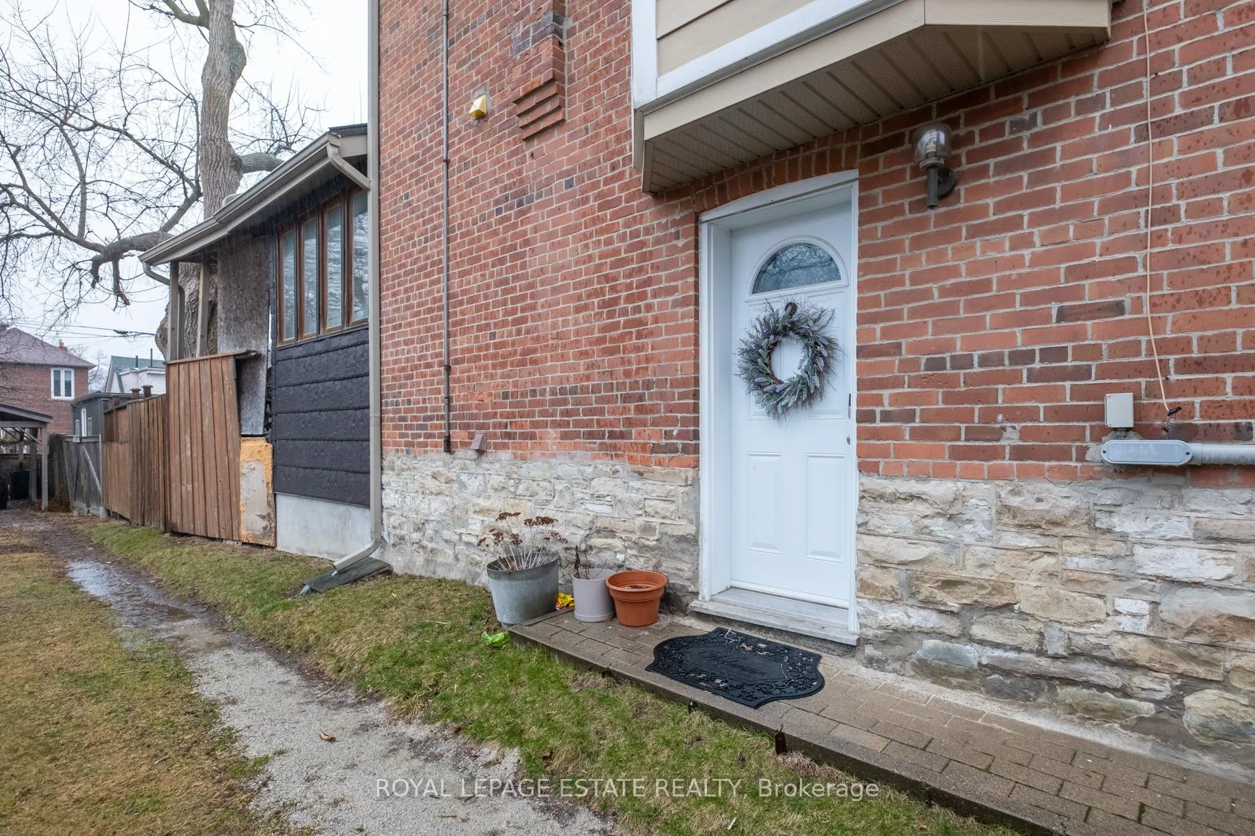 Photo 2 of Unit Bsmt, 34 Lockwood Road, Toronto, The Beaches — HOMEH