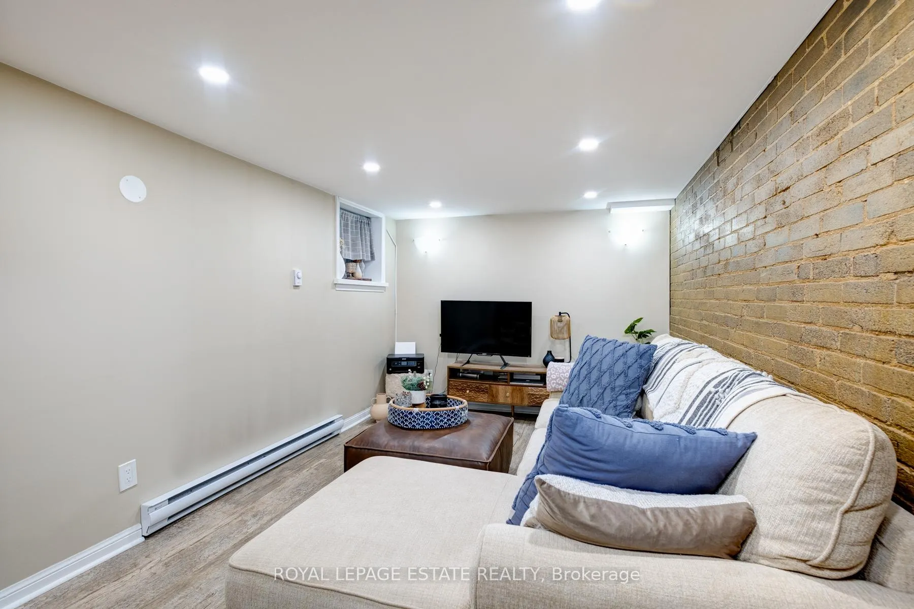 Photo 4 of Unit Bsmt, 34 Lockwood Road, Toronto, The Beaches — HOMEH
