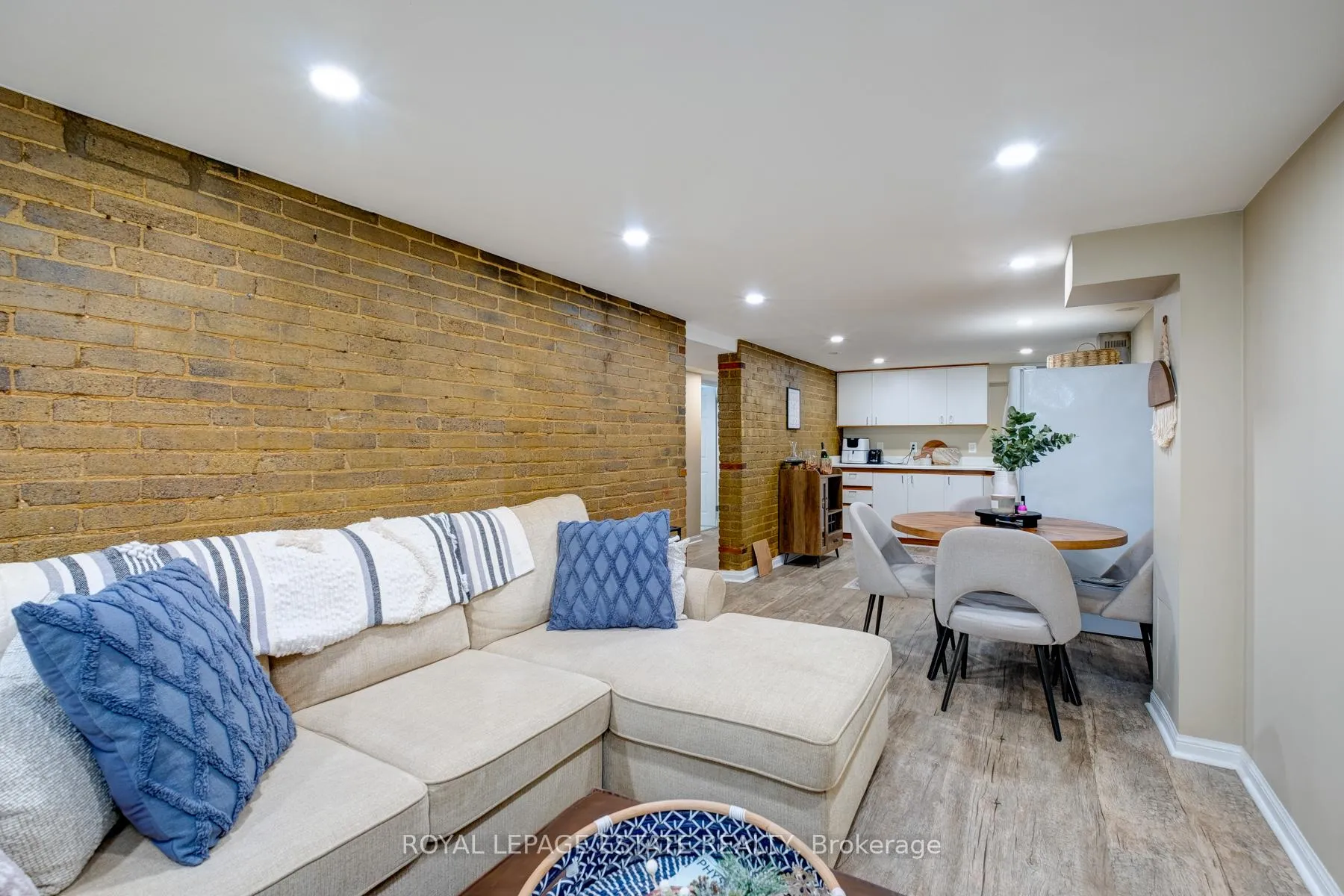 Photo 5 of Unit Bsmt, 34 Lockwood Road, Toronto, The Beaches — HOMEH