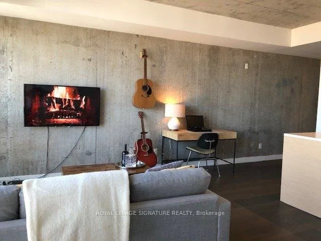 Photo 7 of Unit 801, 90 Broadview Avenue, Toronto, South Riverdale — HOMEH