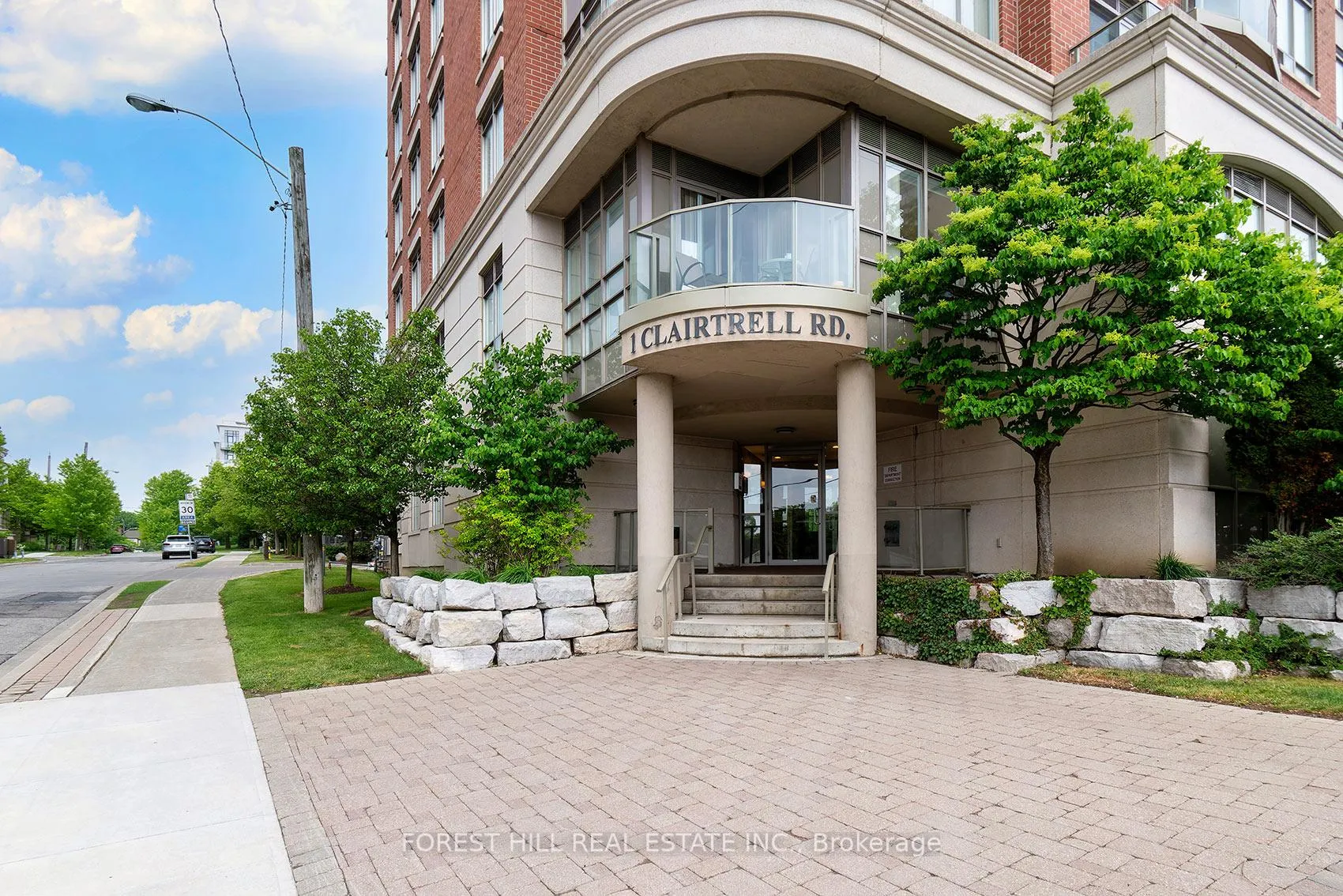 Photo 3 of Unit 805, 1 Clairtrell Road, North York, Willowdale East — HOMEH
