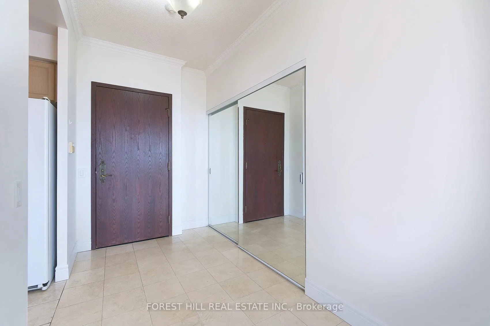 Photo 4 of Unit 805, 1 Clairtrell Road, North York, Willowdale East — HOMEH