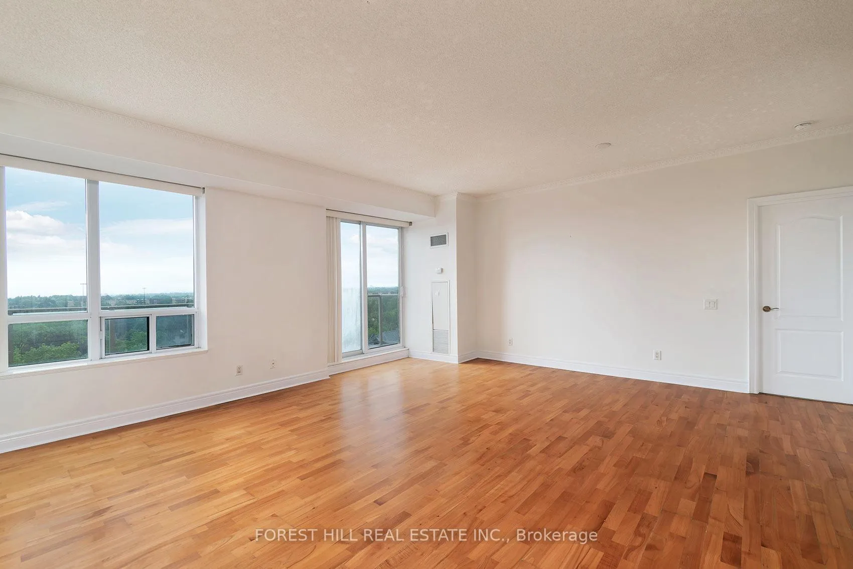 Photo 9 of Unit 805, 1 Clairtrell Road, North York, Willowdale East — HOMEH