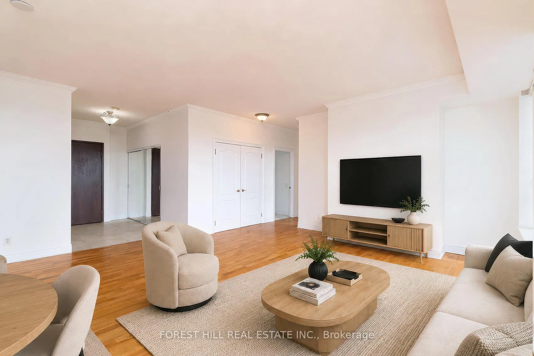 Photo 12 of Unit 805, 1 Clairtrell Road, North York, Willowdale East — HOMEH