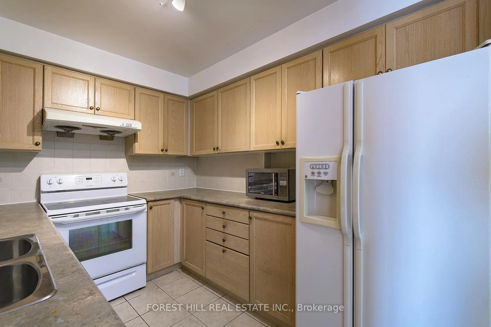 Photo 15 of Unit 805, 1 Clairtrell Road, North York, Willowdale East — HOMEH