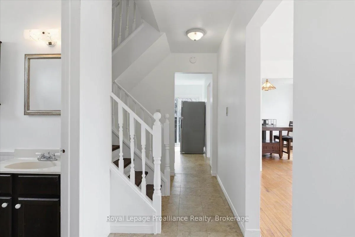 Photo 7 of 131 Prospect Hill, Quinte West, Trenton Ward — HOMEH