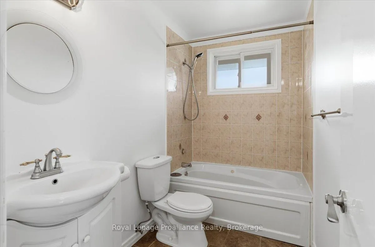 Photo 18 of 131 Prospect Hill, Quinte West, Trenton Ward — HOMEH