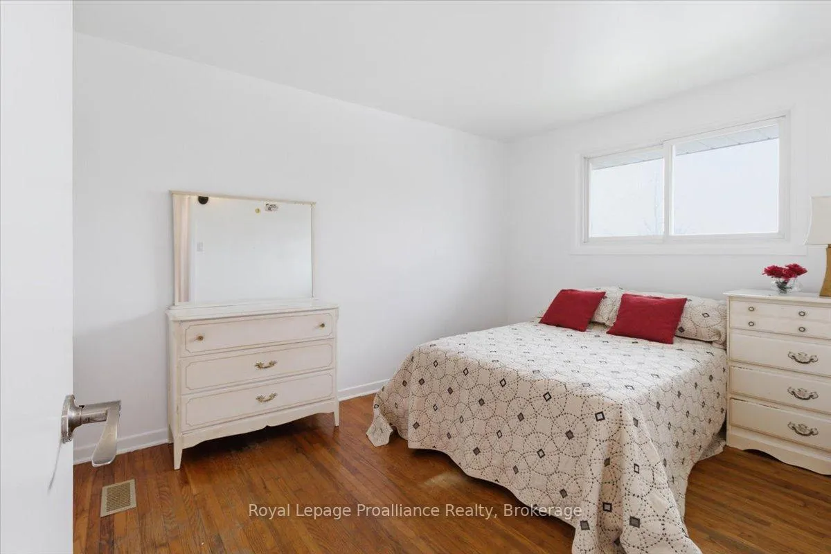Photo 19 of 131 Prospect Hill, Quinte West, Trenton Ward — HOMEH