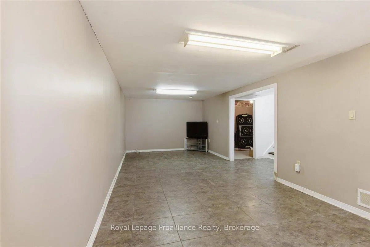 Photo 22 of 131 Prospect Hill, Quinte West, Trenton Ward — HOMEH