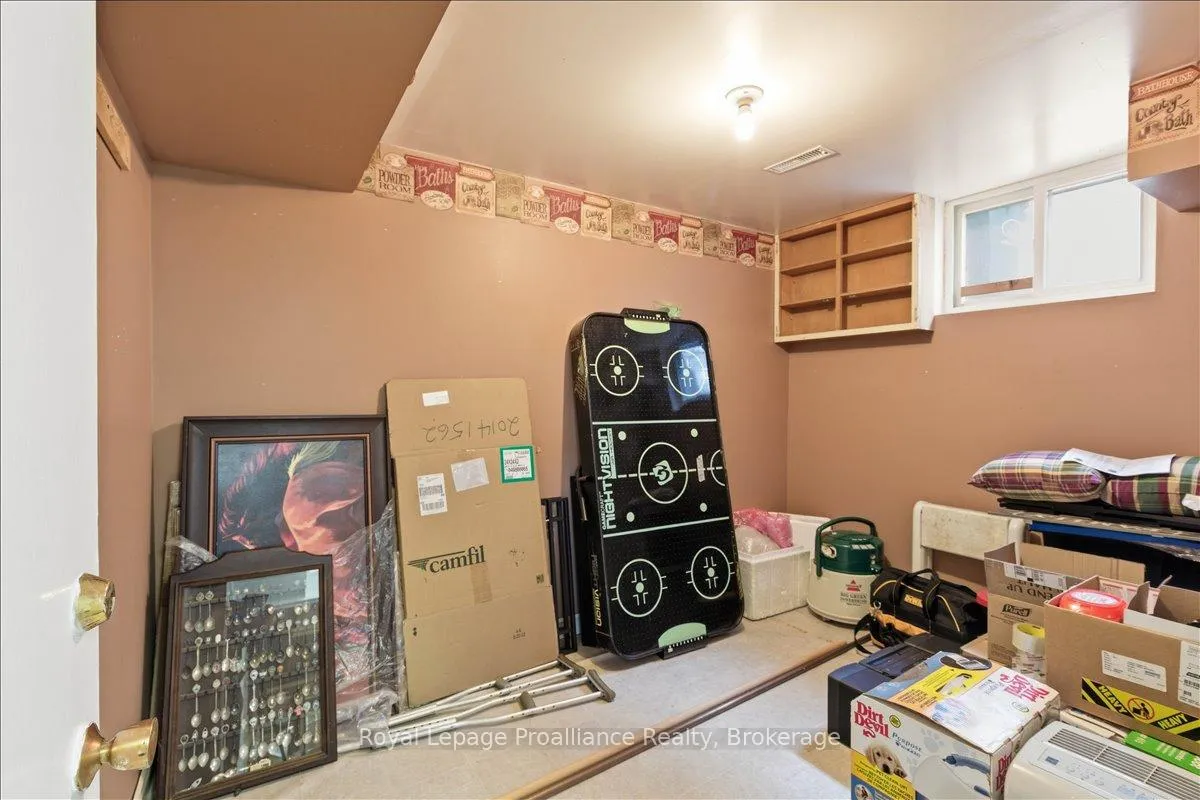 Photo 25 of 131 Prospect Hill, Quinte West, Trenton Ward — HOMEH