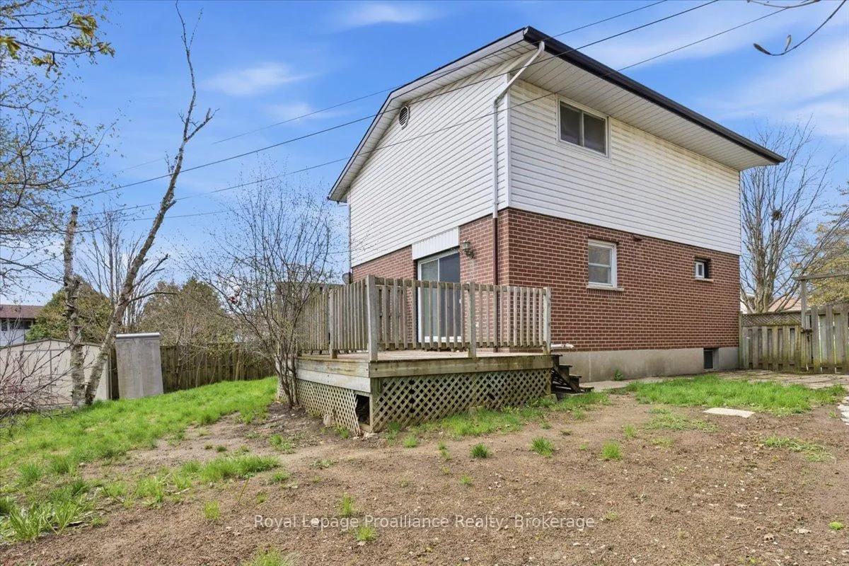 Photo 27 of 131 Prospect Hill, Quinte West, Trenton Ward — HOMEH