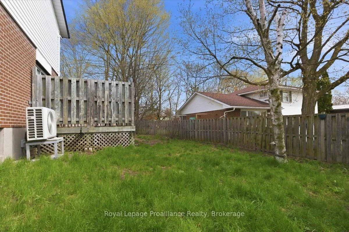 Photo 28 of 131 Prospect Hill, Quinte West, Trenton Ward — HOMEH
