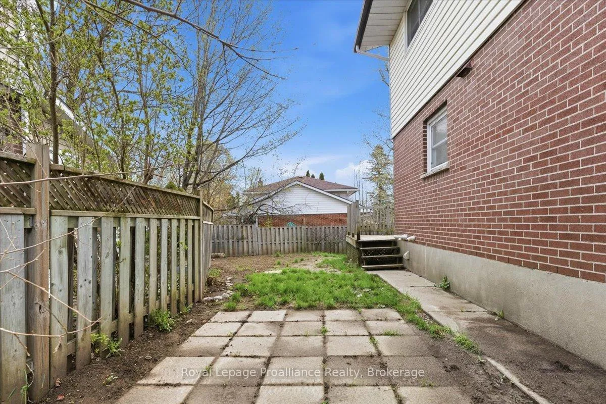Photo 29 of 131 Prospect Hill, Quinte West, Trenton Ward — HOMEH