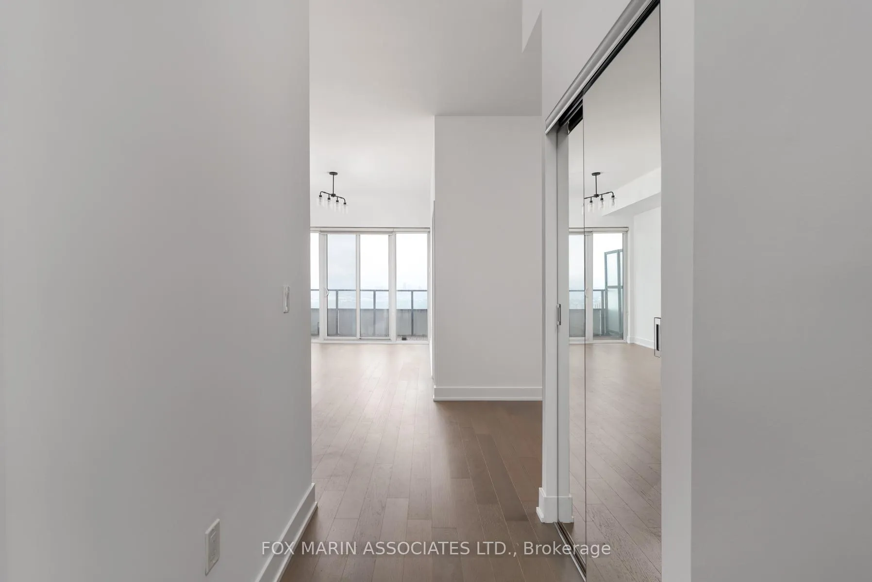 Photo 2 of Unit 5201, 30 Shore Breeze Drive, Etobicoke, Mimico — HOMEH