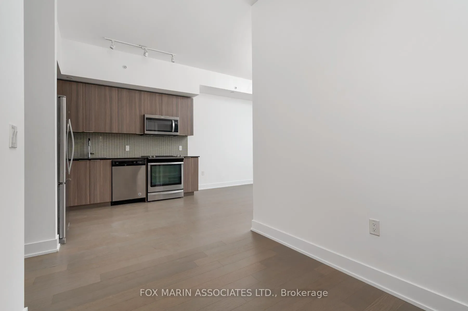 Photo 3 of Unit 5201, 30 Shore Breeze Drive, Etobicoke, Mimico — HOMEH