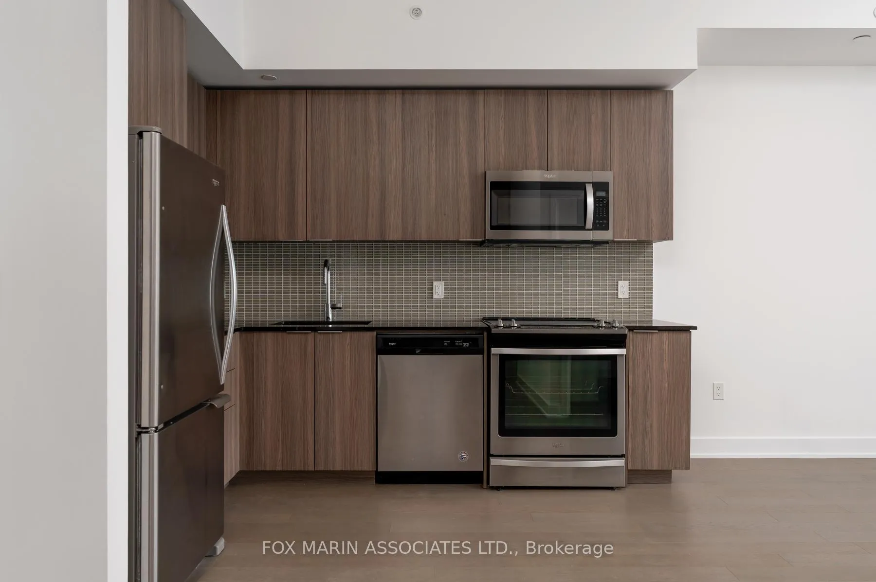 Photo 4 of Unit 5201, 30 Shore Breeze Drive, Etobicoke, Mimico — HOMEH