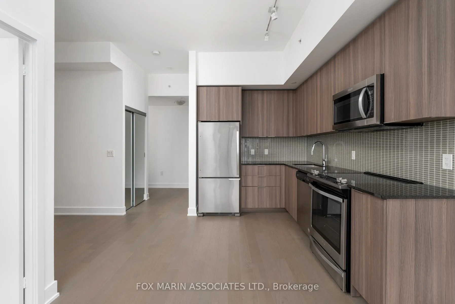 Photo 6 of Unit 5201, 30 Shore Breeze Drive, Etobicoke, Mimico — HOMEH