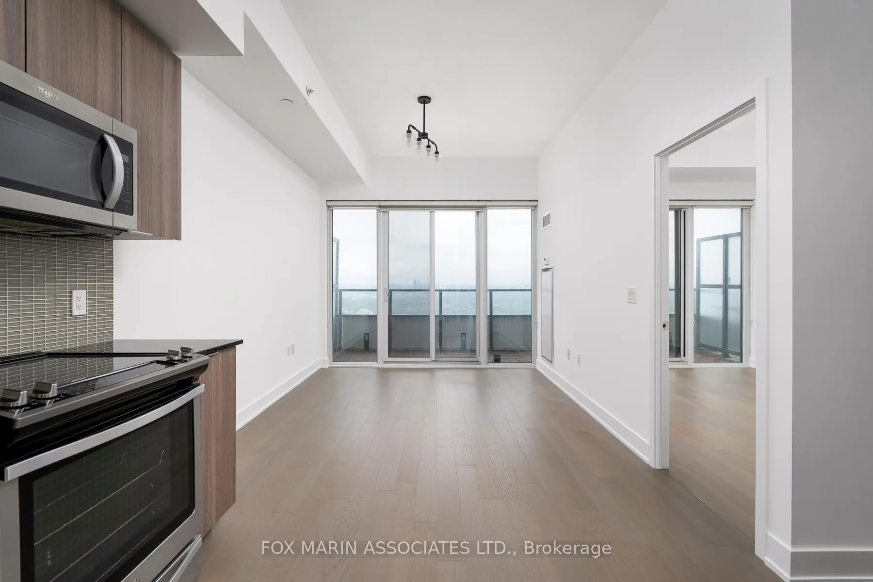 Photo 7 of Unit 5201, 30 Shore Breeze Drive, Etobicoke, Mimico — HOMEH