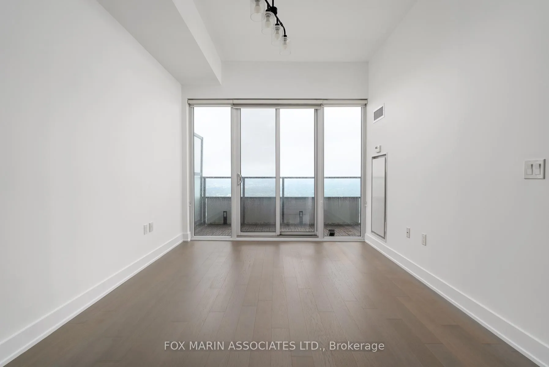 Photo 9 of Unit 5201, 30 Shore Breeze Drive, Etobicoke, Mimico — HOMEH