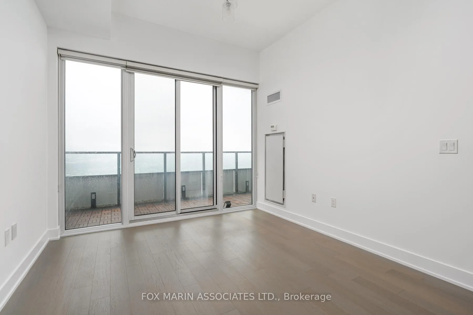 Photo 10 of Unit 5201, 30 Shore Breeze Drive, Etobicoke, Mimico — HOMEH