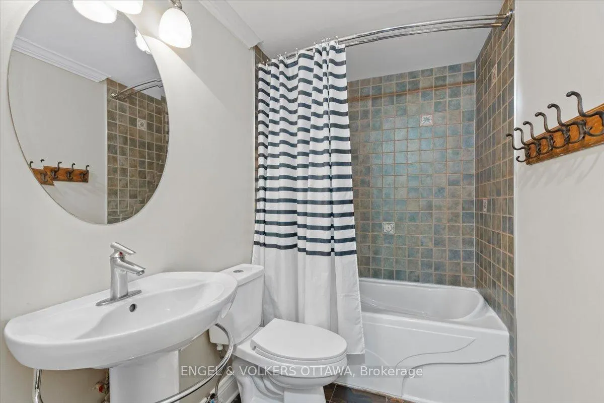 Photo 16 of Unit 2, 139 Guigues Avenue, Ottawa, Lower Town/Byward Market — HOMEH
