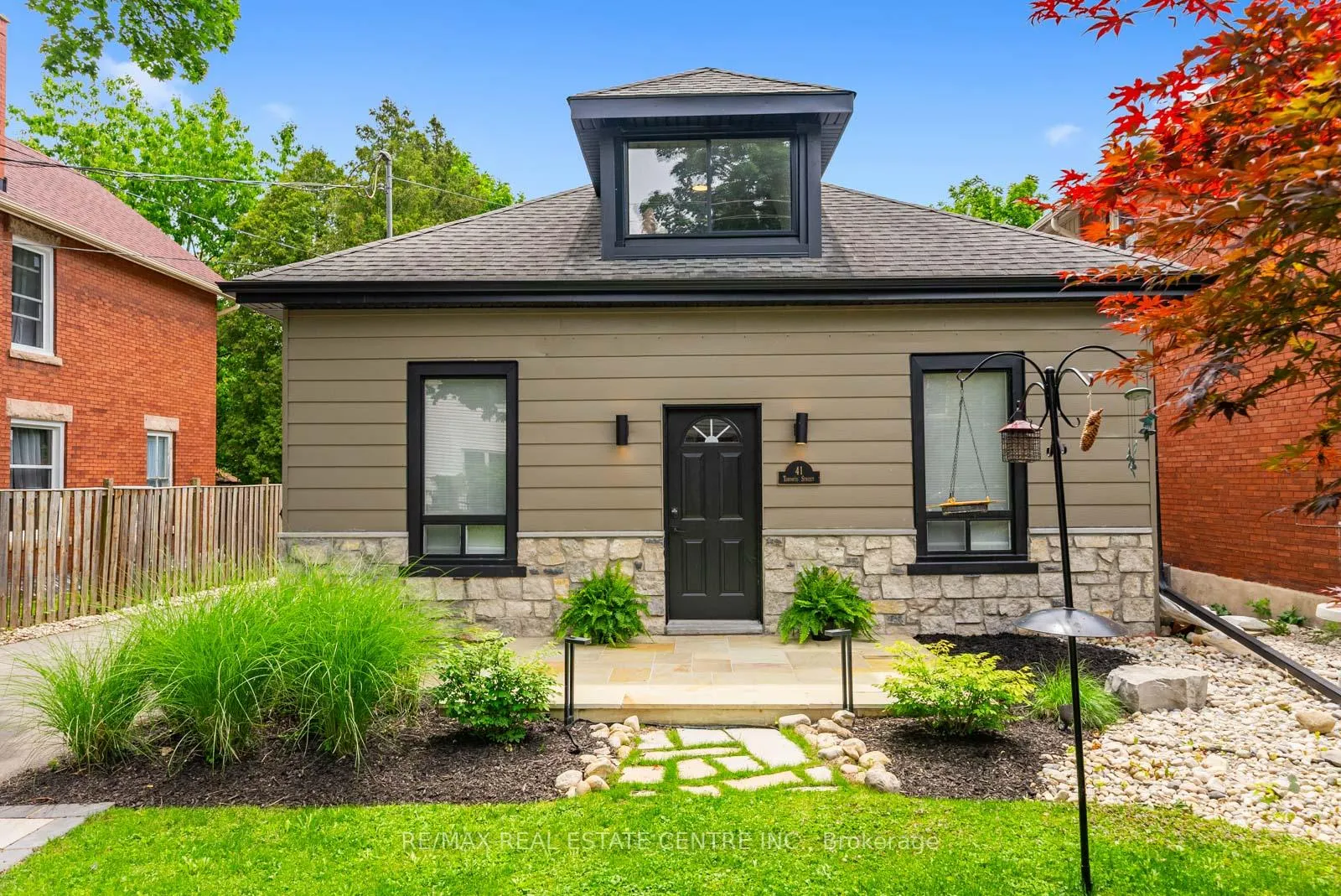Photo 2 of 41 Toronto Street, Guelph, St. Patrick's Ward — HOMEH