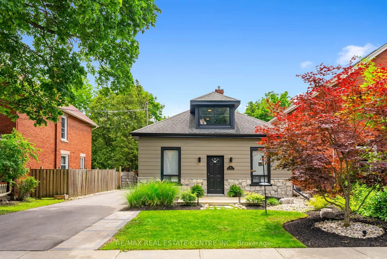 Photo 3 of 41 Toronto Street, Guelph, St. Patrick's Ward — HOMEH