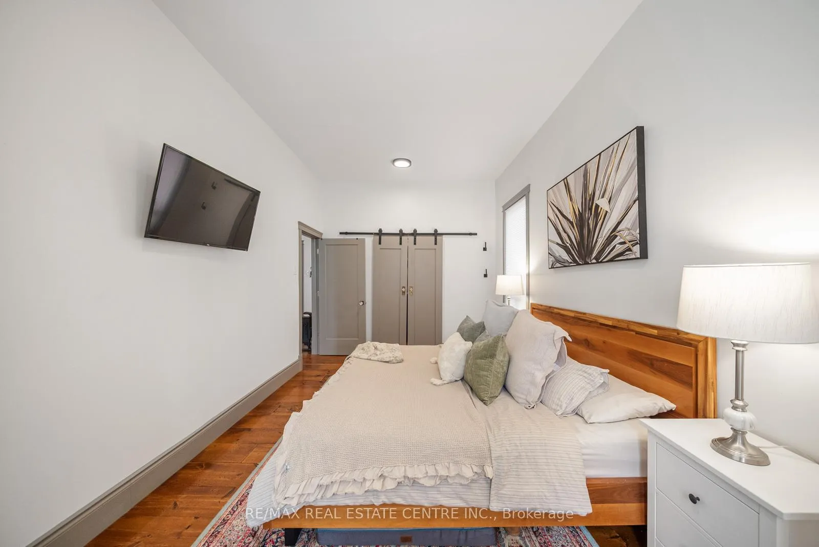 Photo 10 of 41 Toronto Street, Guelph, St. Patrick's Ward — HOMEH