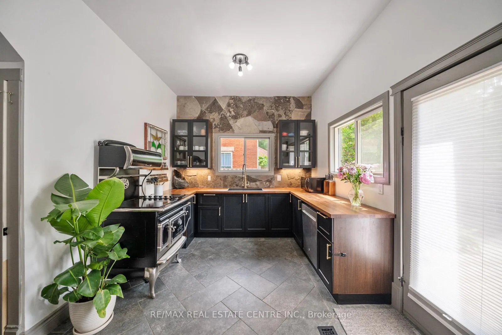 Photo 13 of 41 Toronto Street, Guelph, St. Patrick's Ward — HOMEH