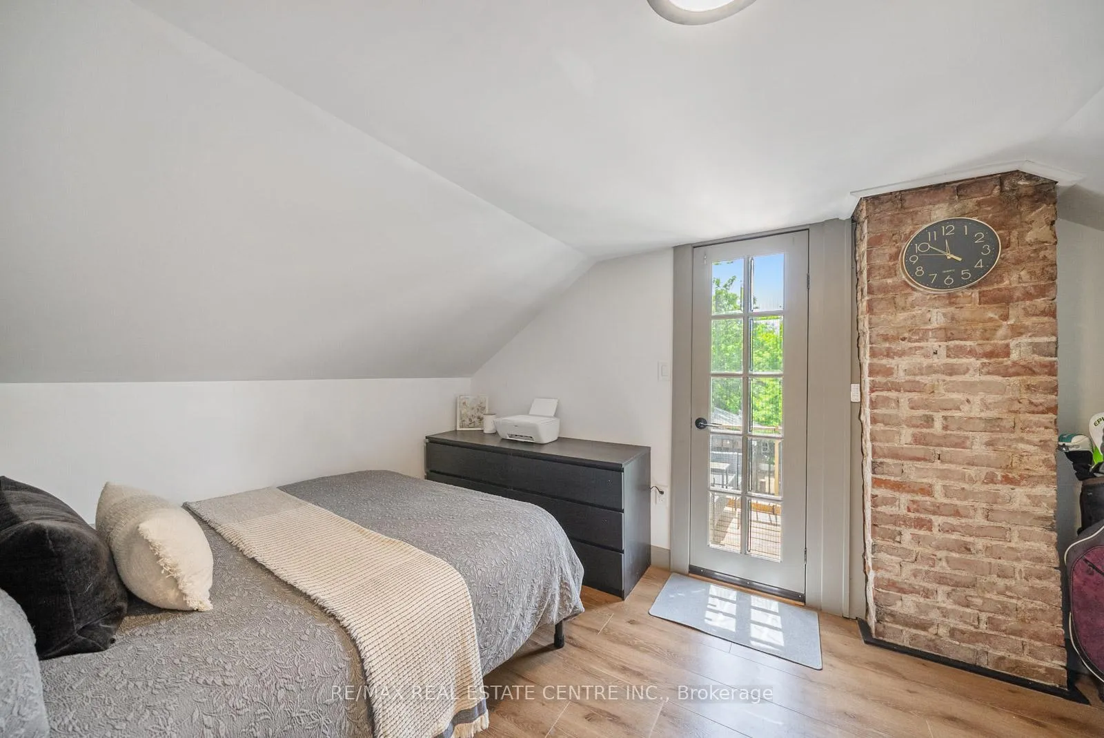 Photo 33 of 41 Toronto Street, Guelph, St. Patrick's Ward — HOMEH
