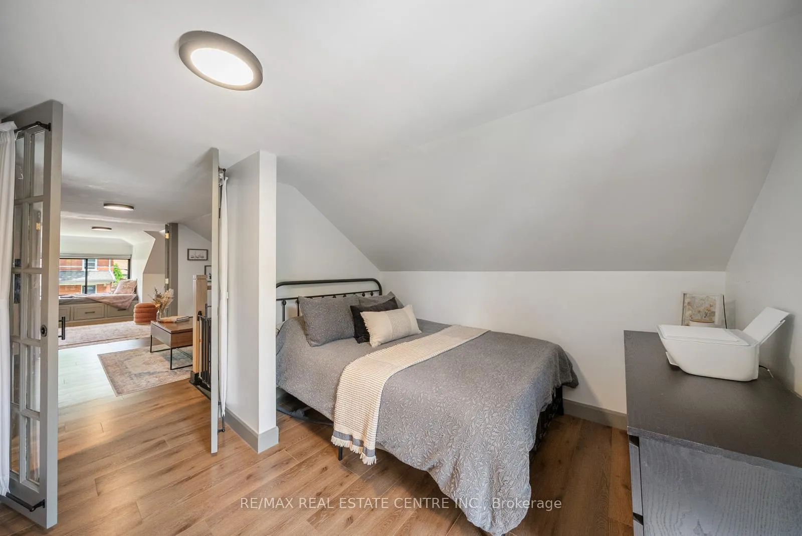 Photo 34 of 41 Toronto Street, Guelph, St. Patrick's Ward — HOMEH