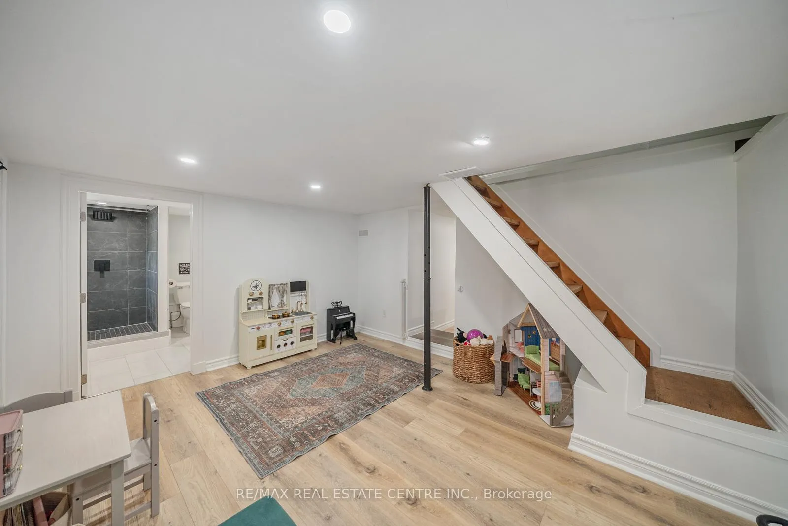 Photo 36 of 41 Toronto Street, Guelph, St. Patrick's Ward — HOMEH