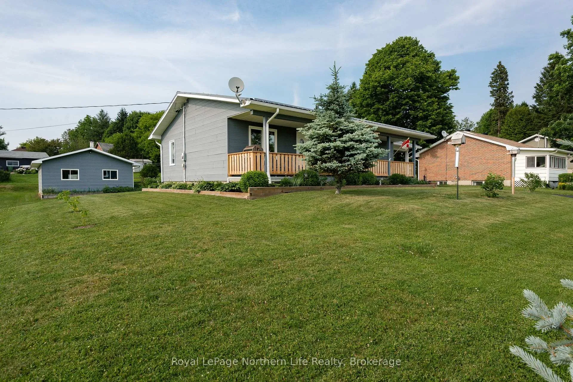 Photo 3 of 12 Valley View Drive E, Powassan — HOMEH
