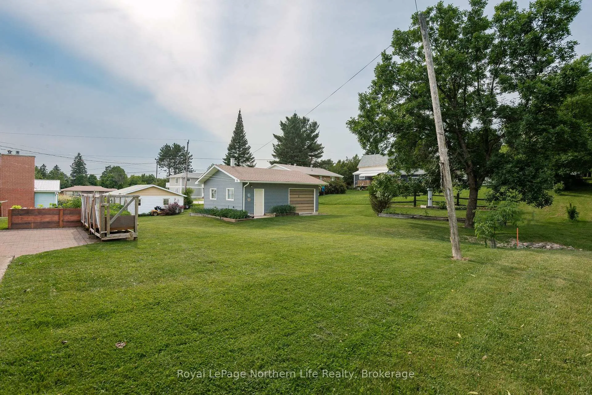 Photo 7 of 12 Valley View Drive E, Powassan — HOMEH