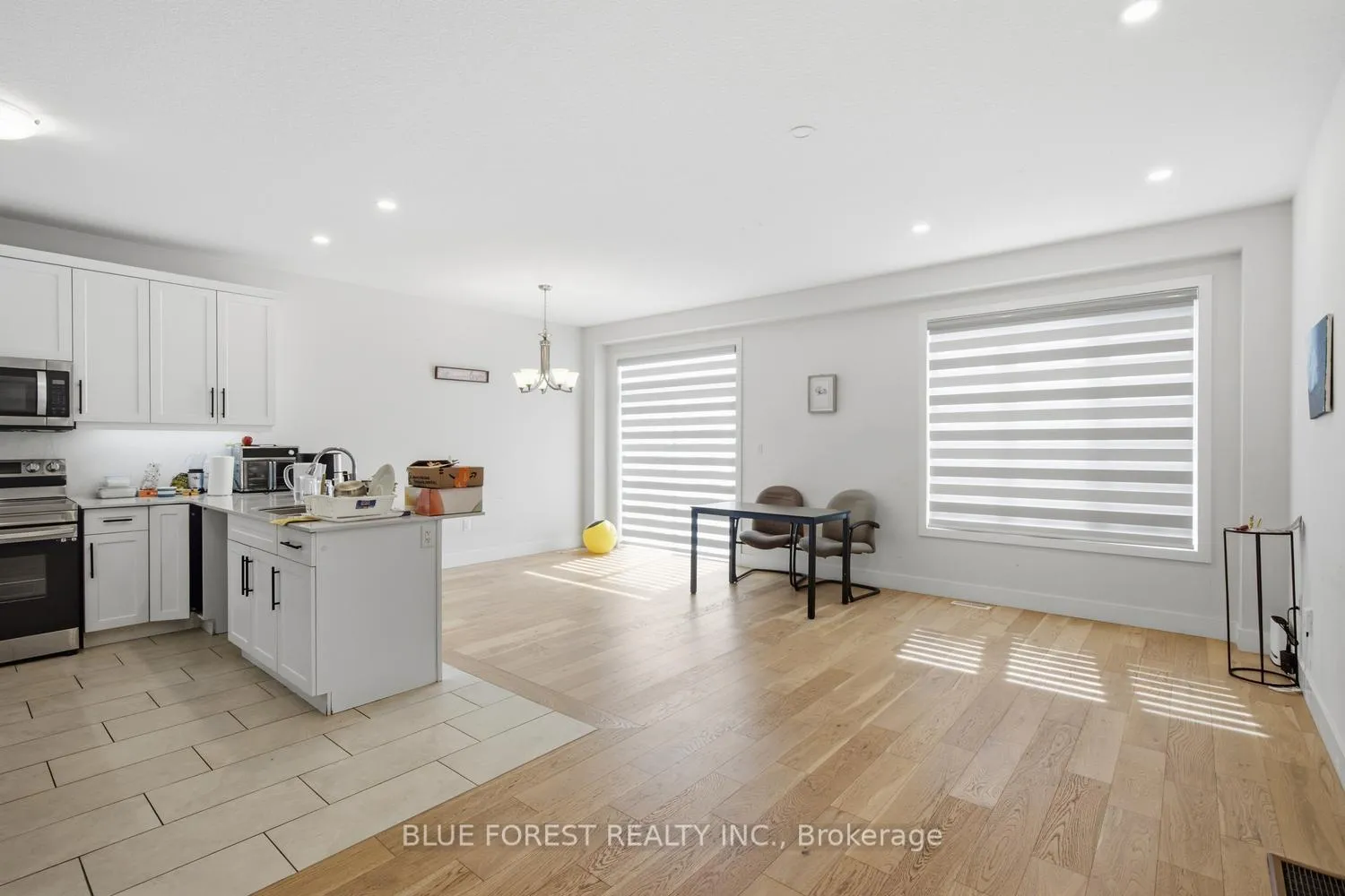 Photo 7 of 23 Christopher Court, London, South J — HOMEH
