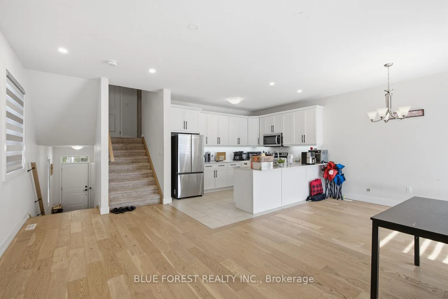 Photo 9 of 23 Christopher Court, London, South J — HOMEH