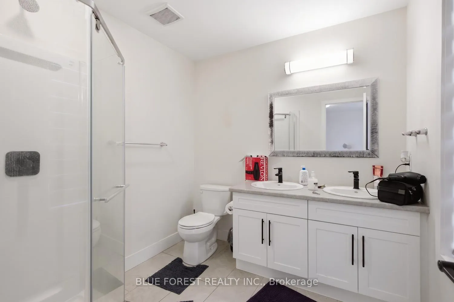 Photo 17 of 23 Christopher Court, London, South J — HOMEH