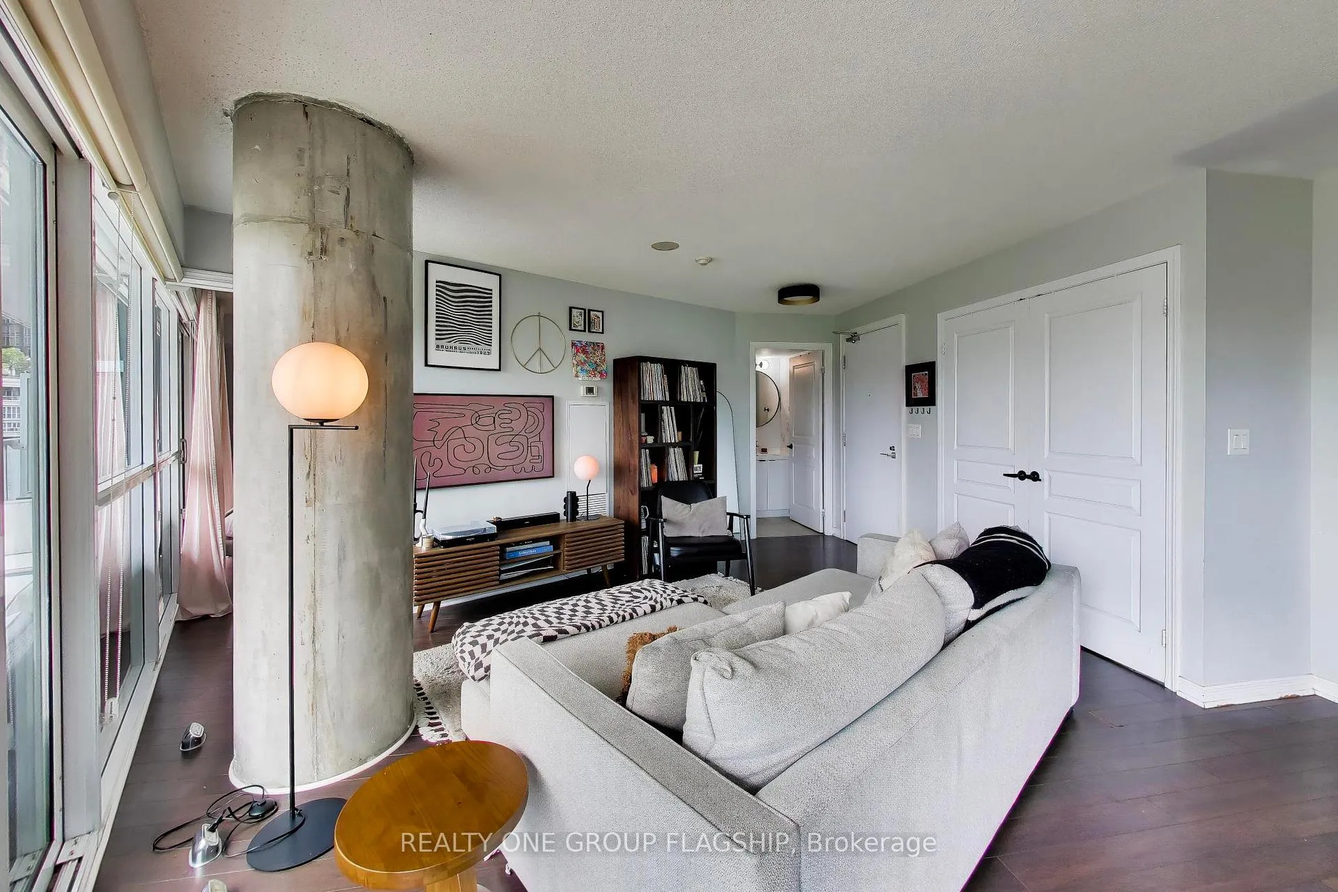 Photo 3 of Unit 918, 352 Front Street W, Toronto, Waterfront Communities — HOMEH