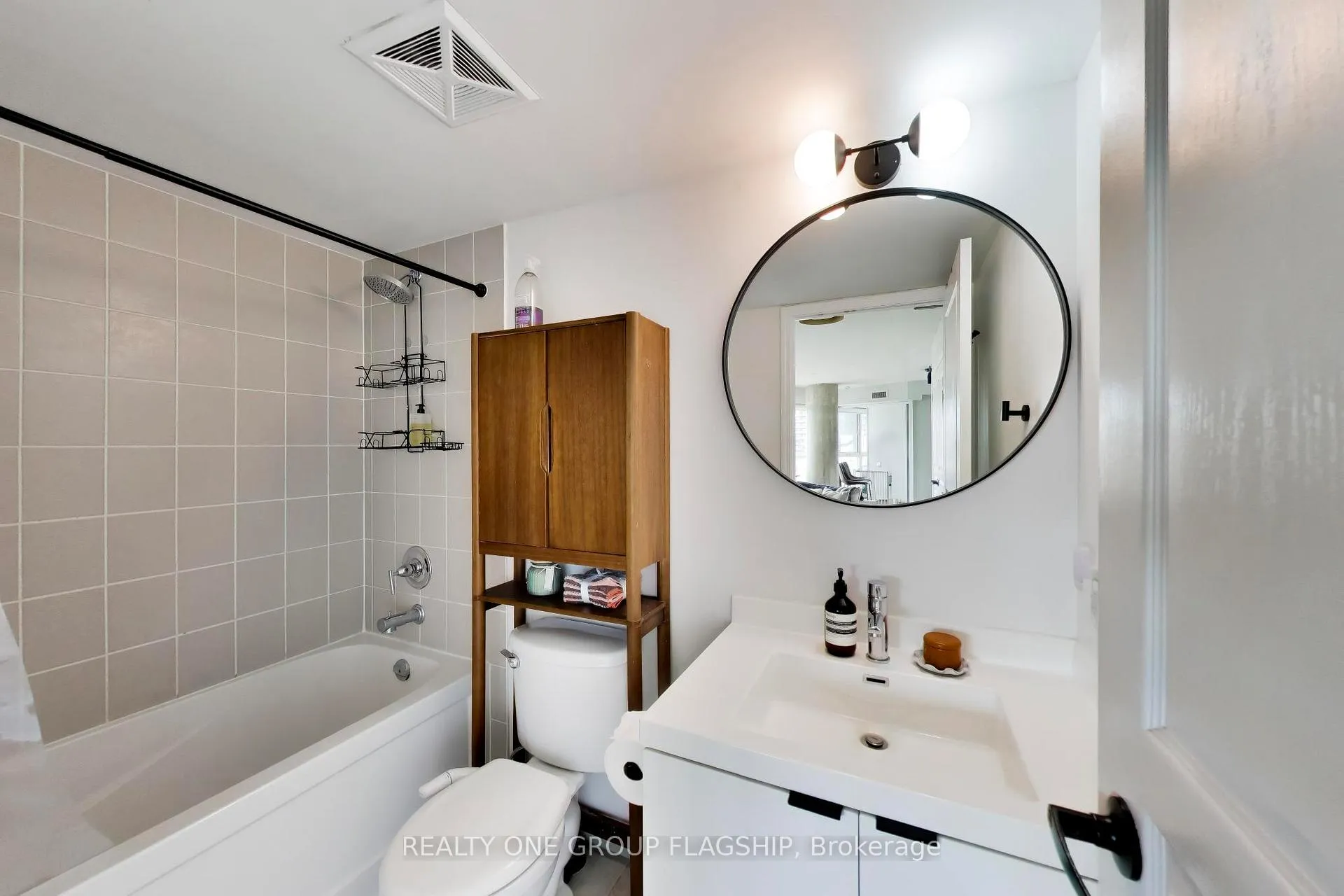 Photo 9 of Unit 918, 352 Front Street W, Toronto, Waterfront Communities — HOMEH