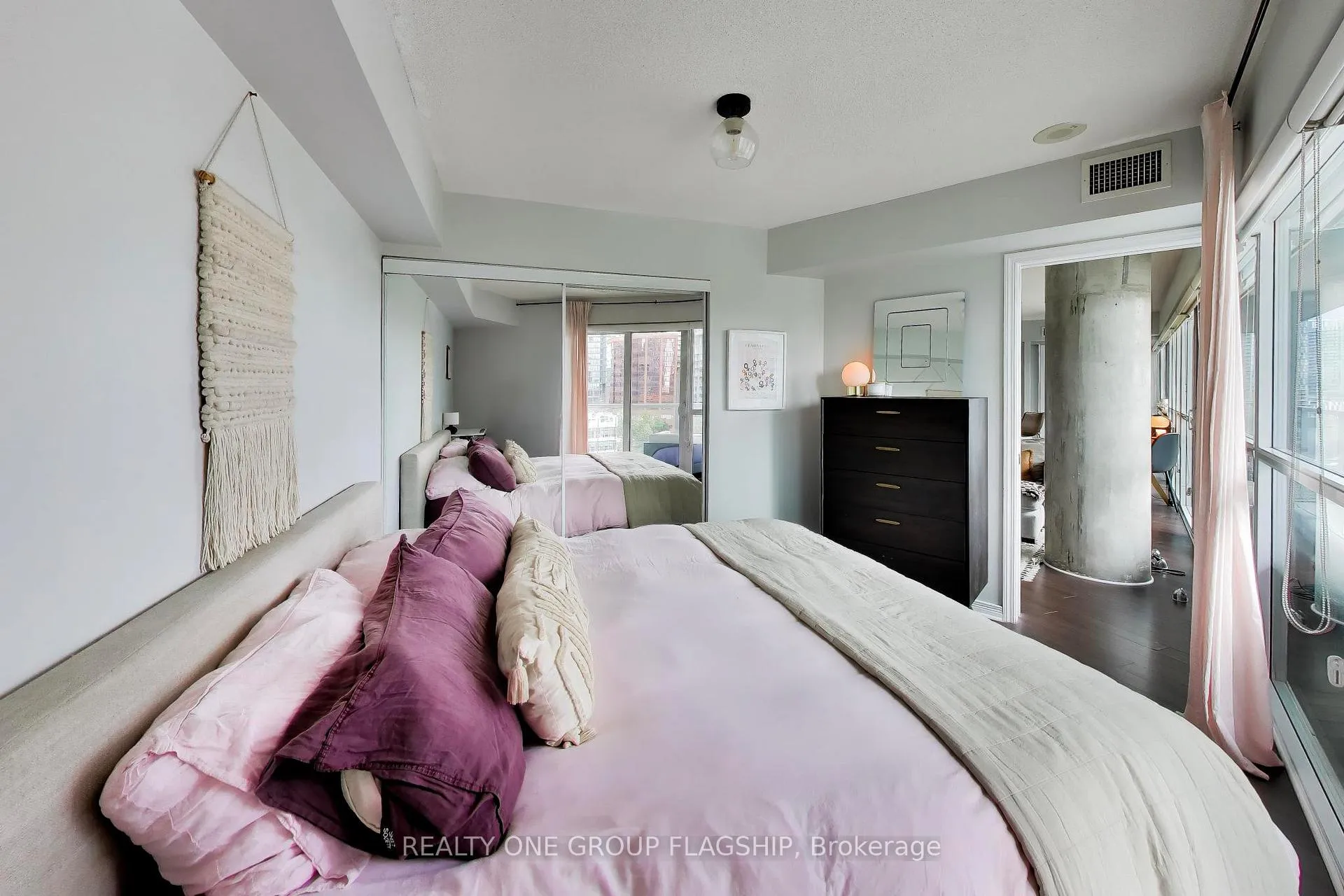 Photo 10 of Unit 918, 352 Front Street W, Toronto, Waterfront Communities — HOMEH