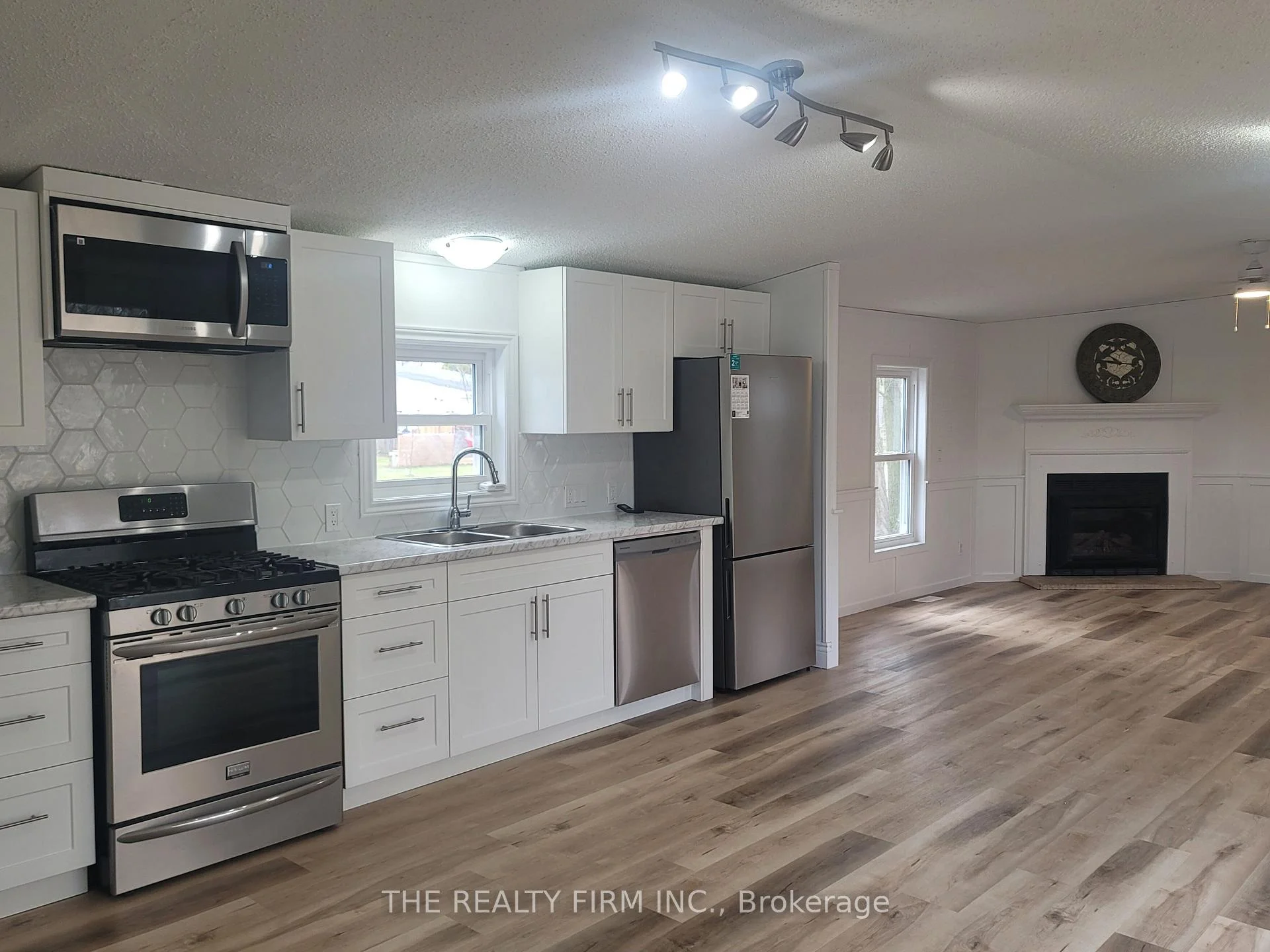 Photo 12 of Unit 18, 75049 Hensall Road, Huron East, Tuckersmith — HOMEH