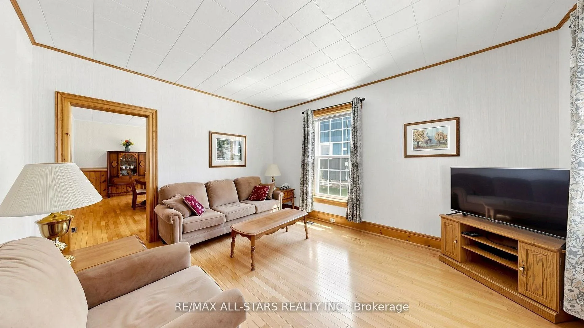 Photo 5 of 11 Marietta Street, Uxbridge — HOMEH