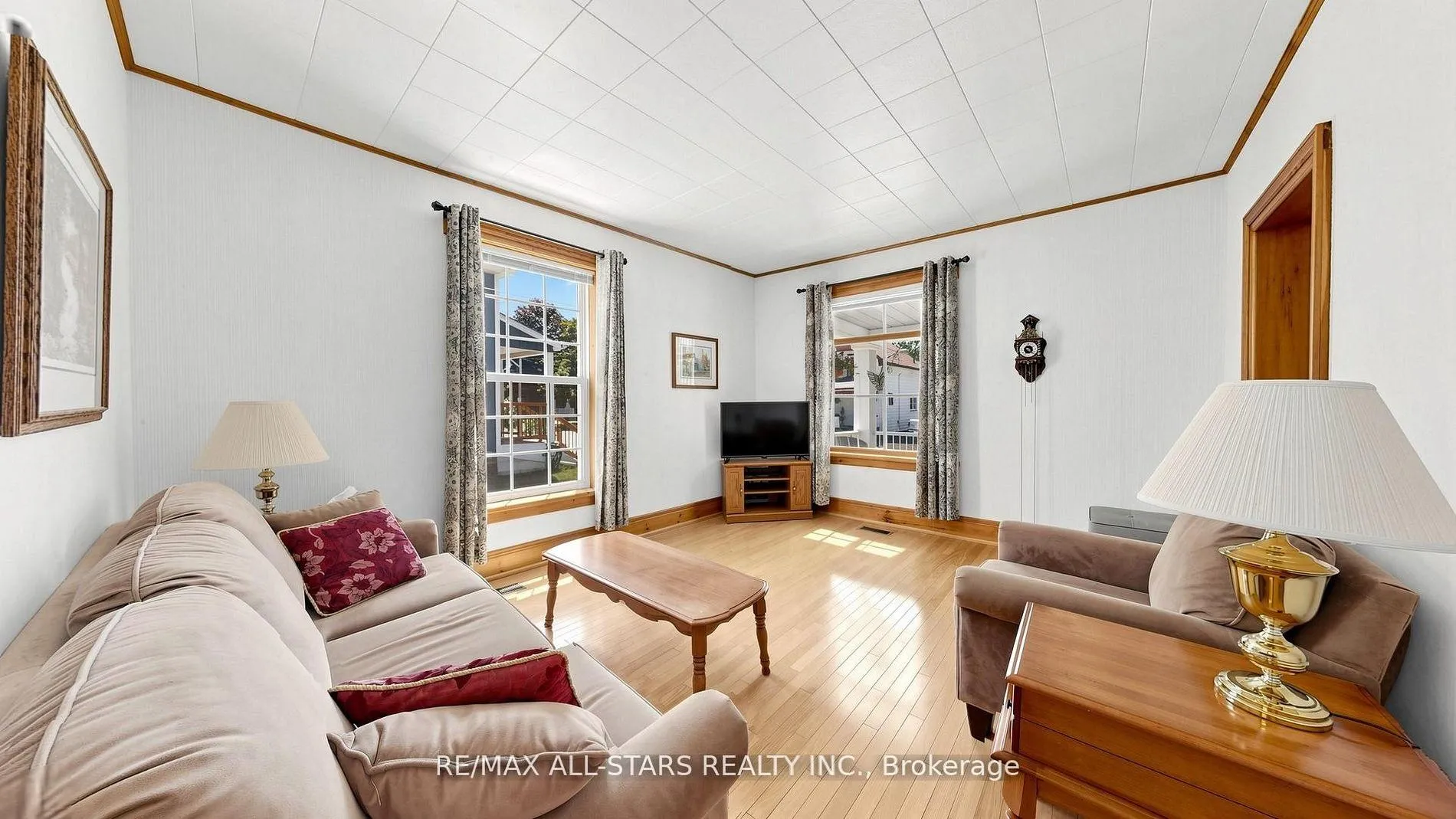 Photo 7 of 11 Marietta Street, Uxbridge — HOMEH
