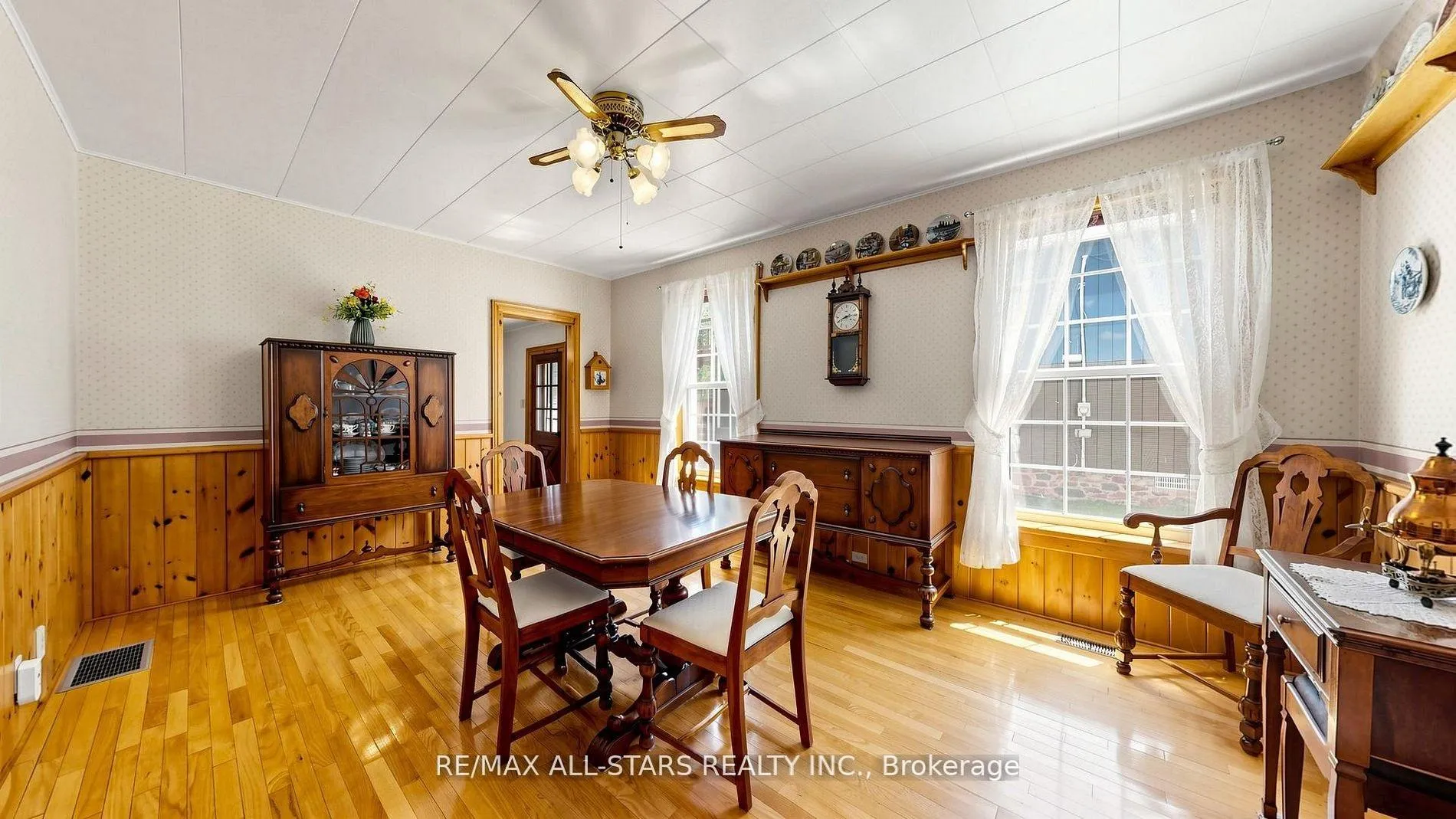 Photo 8 of 11 Marietta Street, Uxbridge — HOMEH