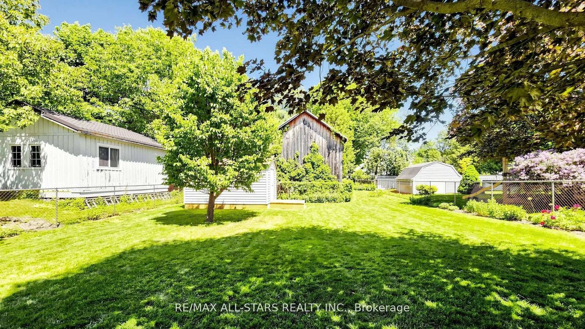 Photo 35 of 11 Marietta Street, Uxbridge — HOMEH