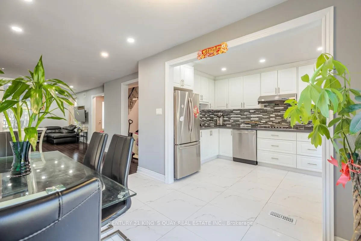 Photo 11 of 62 Stather Crescent, Markham, Milliken Mills East — HOMEH