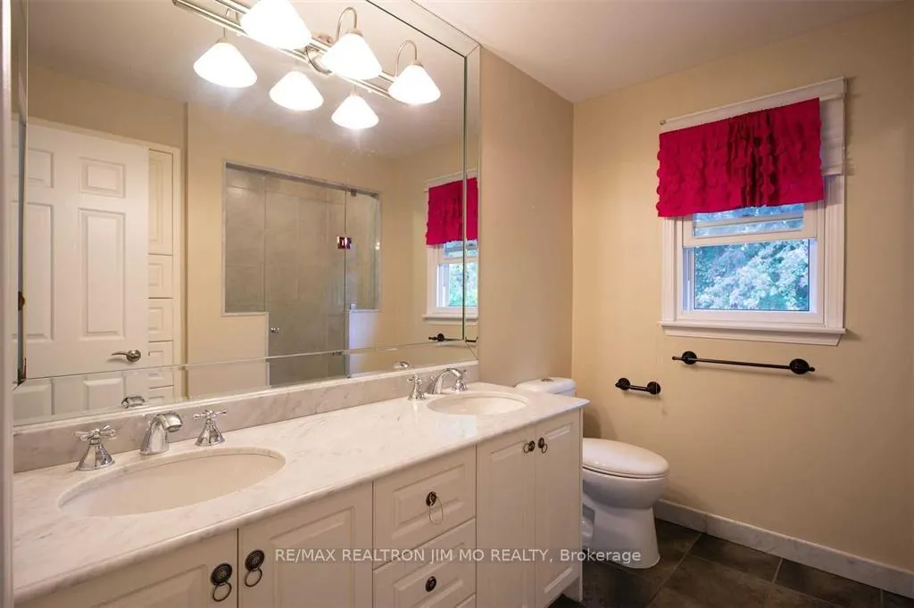 Photo 7 of 35 Mckay Crescent, Markham, Unionville — HOMEH