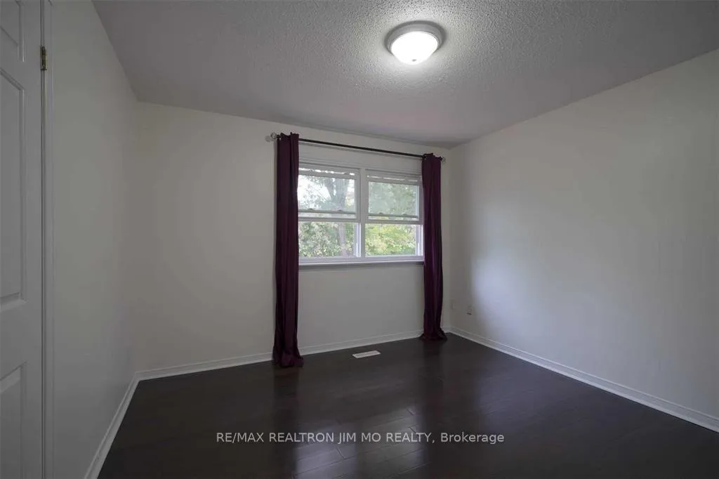 Photo 8 of 35 Mckay Crescent, Markham, Unionville — HOMEH